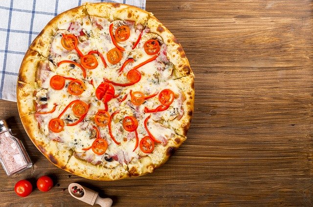 Jak powstała pizza, jaką znamy?